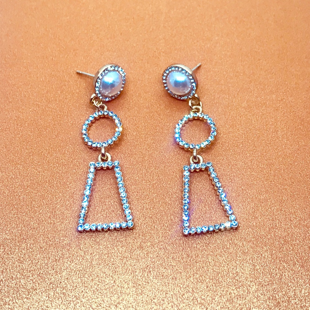 Women’s earrings